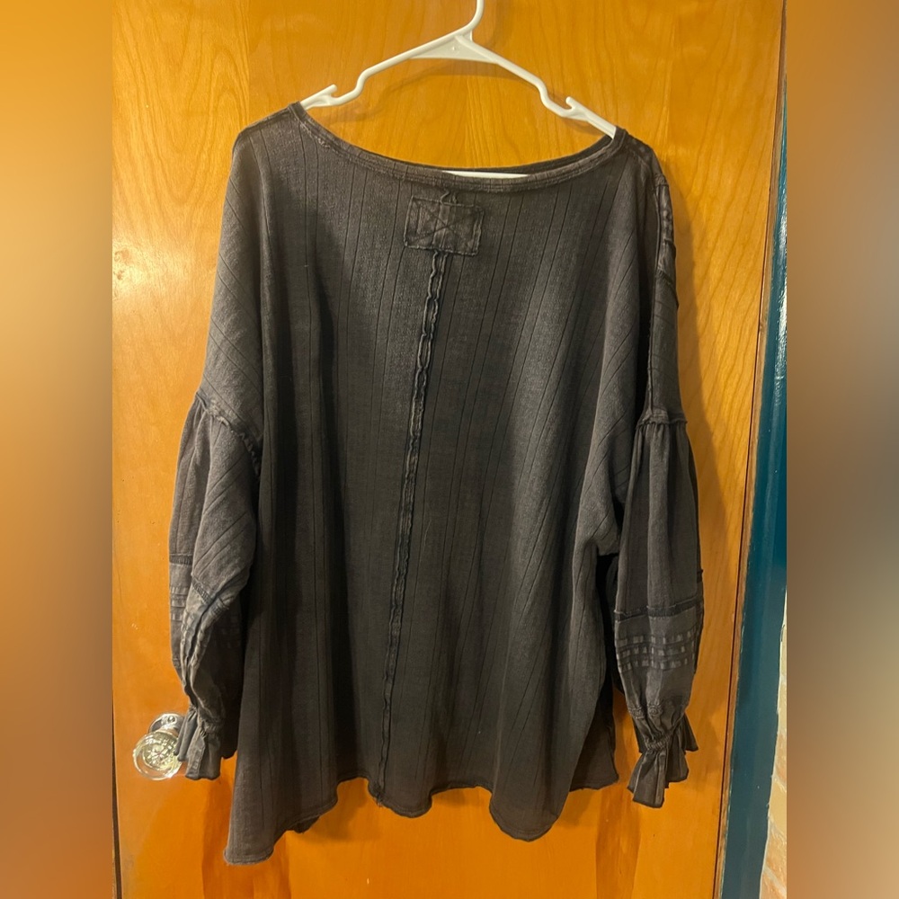We The Free Dark Gray Blouse with Puff Sleeves - Picture 3 of 7